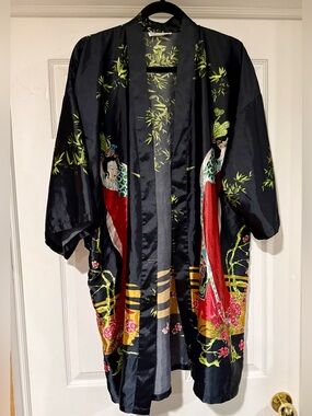 Black Embroidered Floral Silk-Feel Kimono Jacket - Black & Red